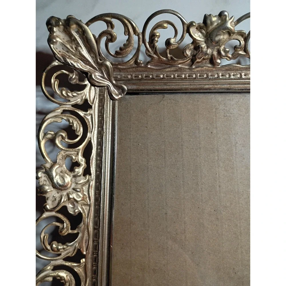Vintage Ornate Gold toned Metal Picture Frame 5x7 Hollywood Regency Floral